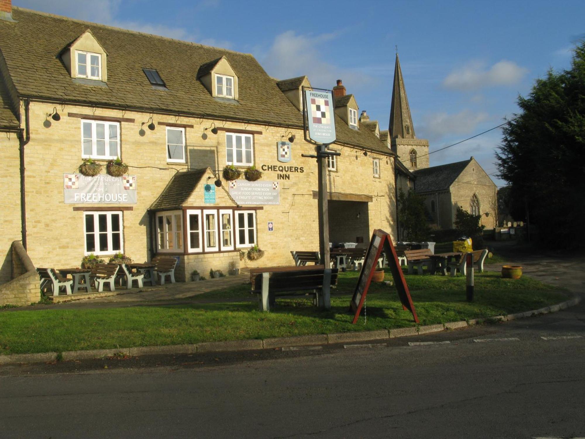 The Chequers Inn Cassington Exterior photo