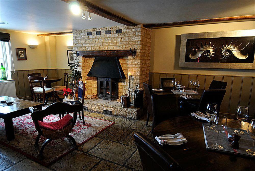 The Chequers Inn Cassington Exterior photo