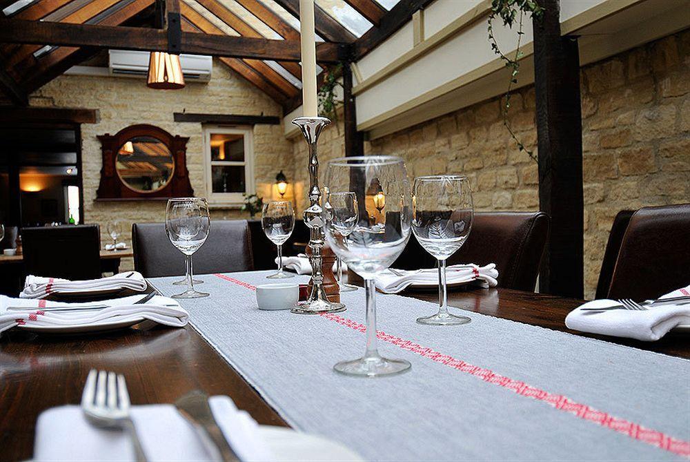The Chequers Inn Cassington Exterior photo
