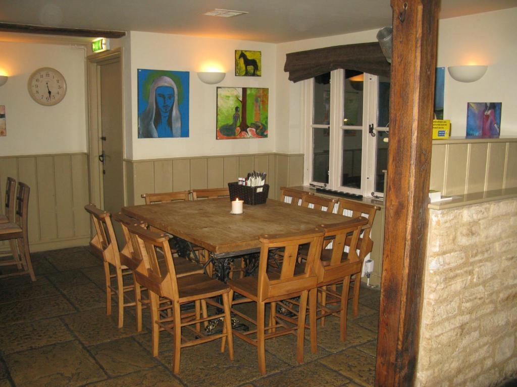 The Chequers Inn Cassington Exterior photo
