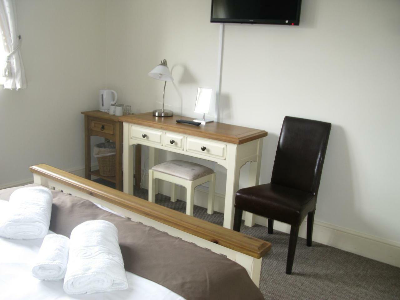 The Chequers Inn Cassington Room photo